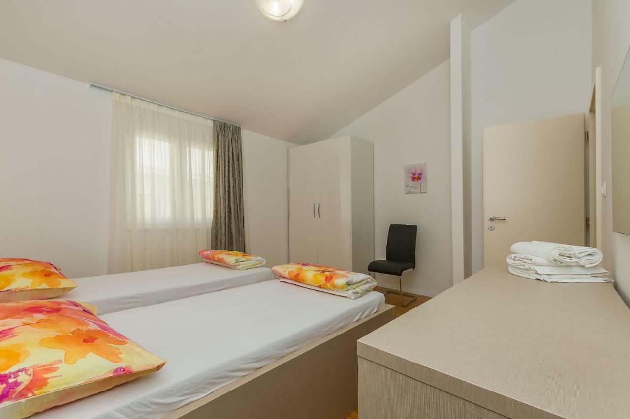 Apartments Villa Aquamarine Duće Esterno foto