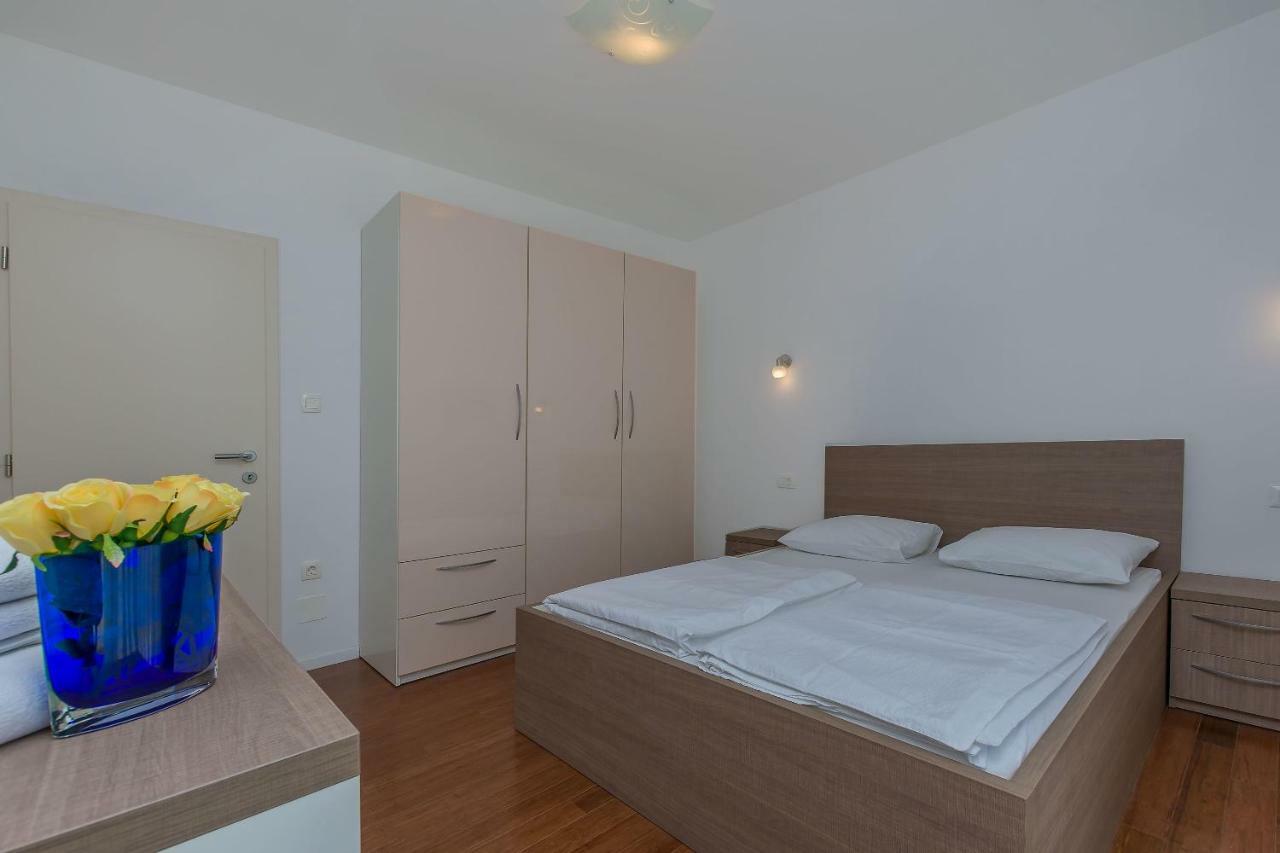 Apartments Villa Aquamarine Duće Esterno foto