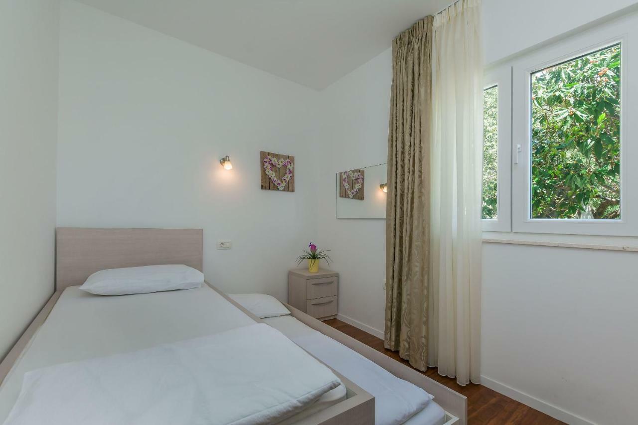 Apartments Villa Aquamarine Duće Esterno foto