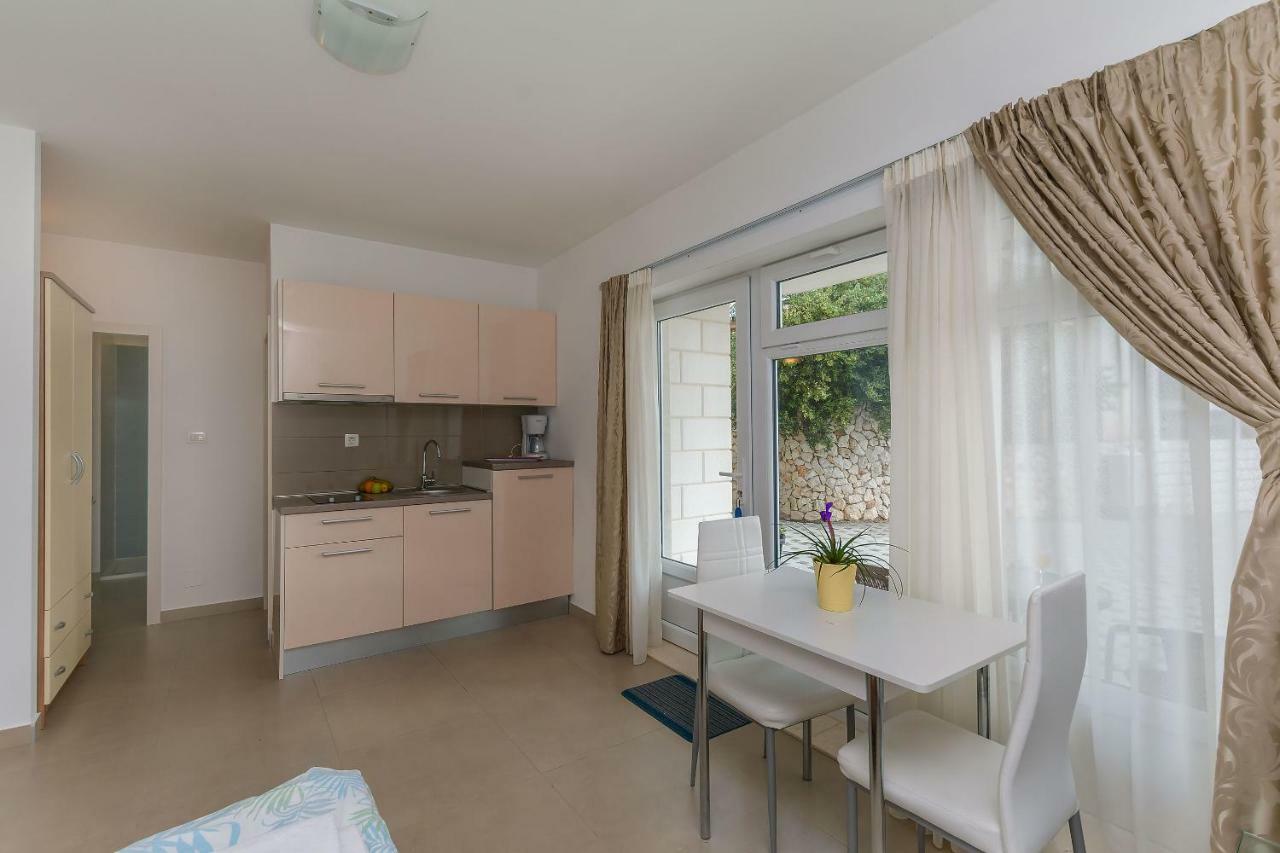 Apartments Villa Aquamarine Duće Esterno foto