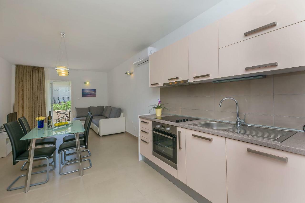 Apartments Villa Aquamarine Duće Esterno foto