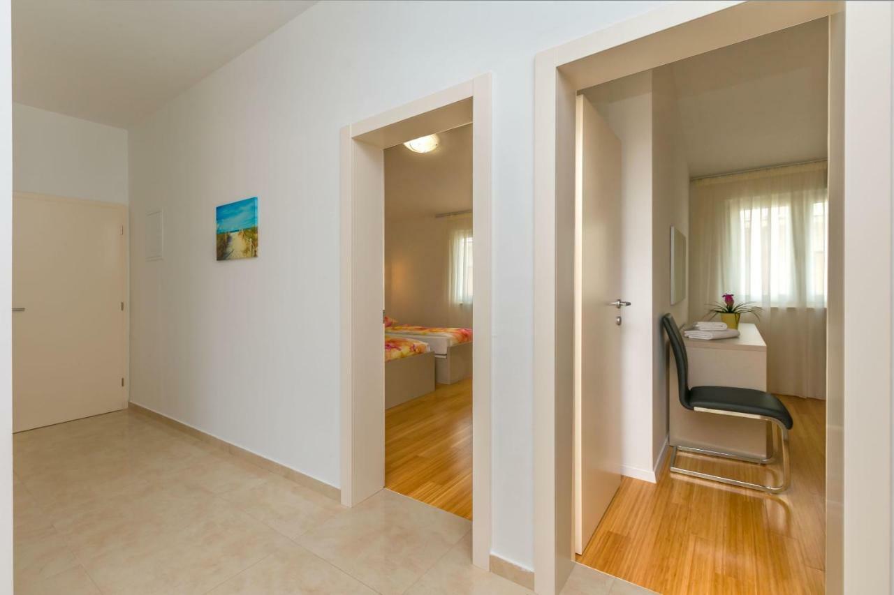 Apartments Villa Aquamarine Duće Esterno foto