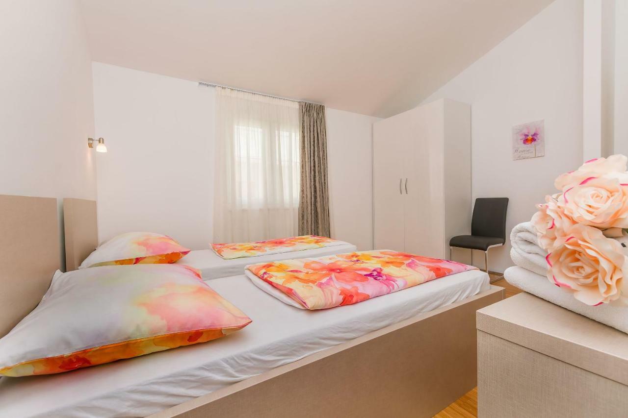 Apartments Villa Aquamarine Duće Esterno foto